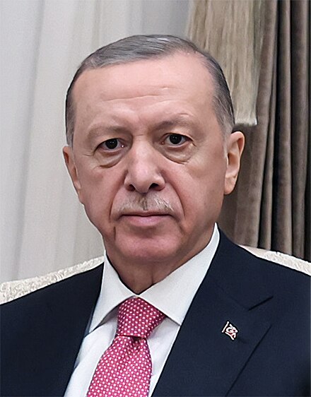 SN. CB'ım <a href="/RTErdogan/">Recep Tayyip Erdoğan</a>
Bakan sözü yere düştü.
Oysa, DEVLET SÖZÜ bu toprakların onurudur. DEVLET BAŞKANI olarak o sözü düştüğü yerden kaldırmak HAK'ka hürmet ve tarihsel sorumluluktur.
Atanmayan hocalarımızın bunu unutmayacağının vallahi şahidiyim! 
#Devletinonuru202255binRTE