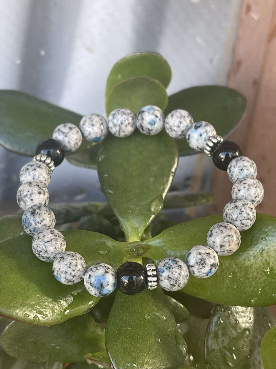 K2 jasper is a unique stone found in the foothills of the k2 mountain.it helps to balance emotions and improve overall well being.

#stonebracelet #unisexbracelet #spiritualbracelet #dzistone