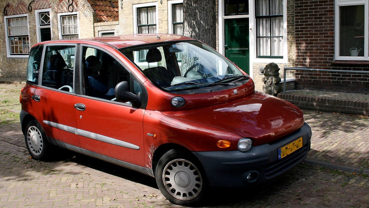 Verschrikkelijk om te zien wat Poly allemaal heeft aangericht, dit is de auto van mijn buurman na de storm.