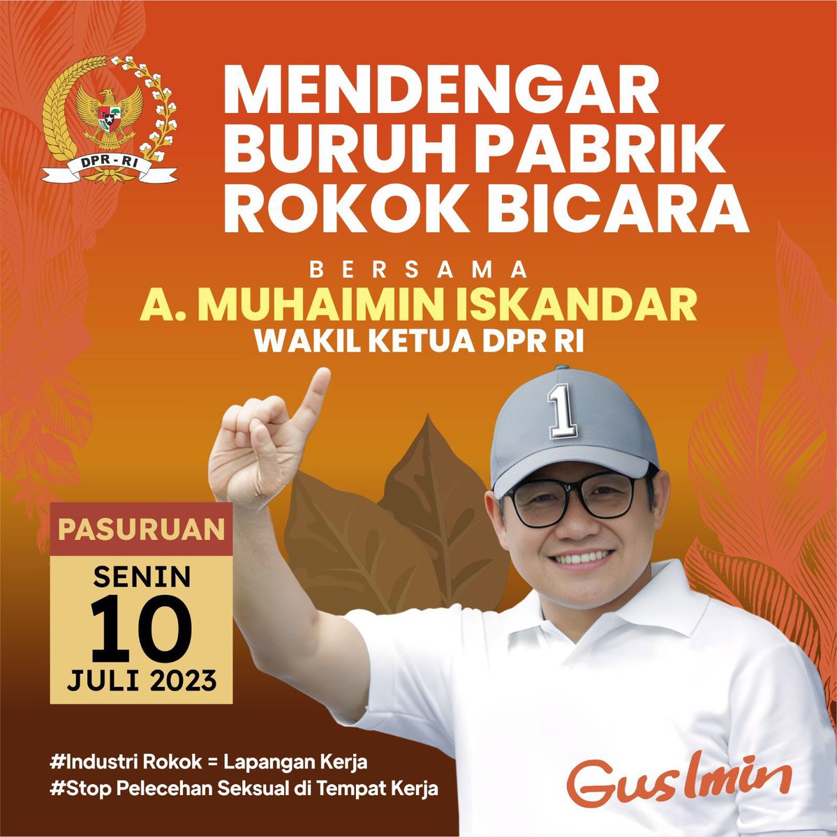 Dengar wahai dengar 
Indonesia bernyanyi tentanh kesulitan dan keberhasilan
Bernyanyi tentang keindahan dan penderitaan