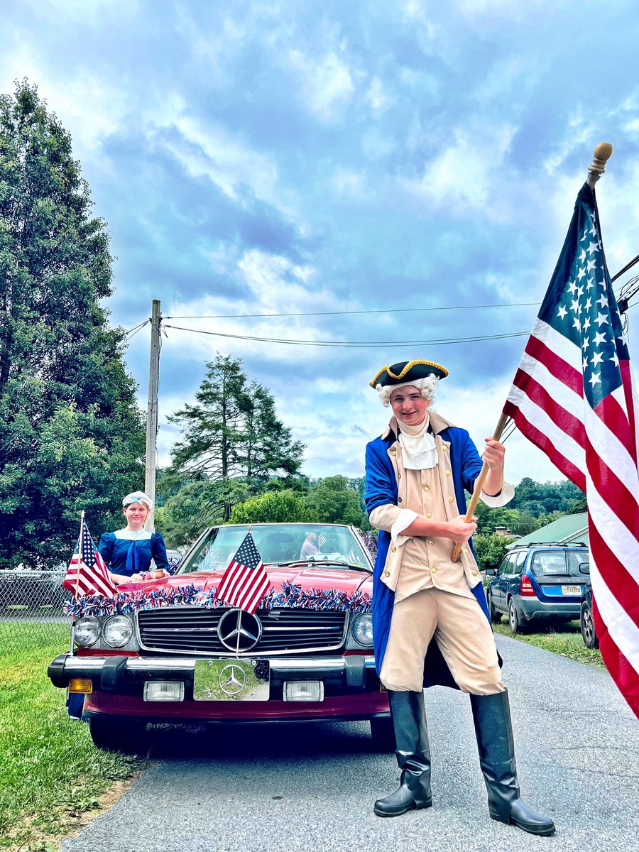 myagentedwards's tweet photo. Our family had a great time Alderson 4th of July Celebration! 💙🇺🇸 Big thanks to my talented friend, Jenny Harnish @registerherald for taking the first pic w/ our kiddos. And thank you @wvdailynews for taking the 2nd pic on the bridge! We hope you all enjoyed a fun holiday! https://t.co/6IjDZPa3EA