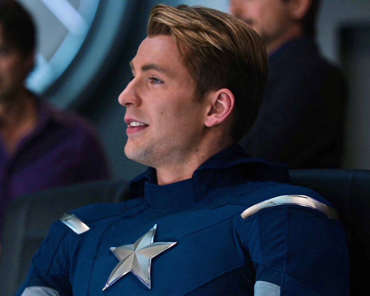 archivcevans's tweet photo. chris evans as steve rogers in the avengers https://t.co/wWLjoDX8EP