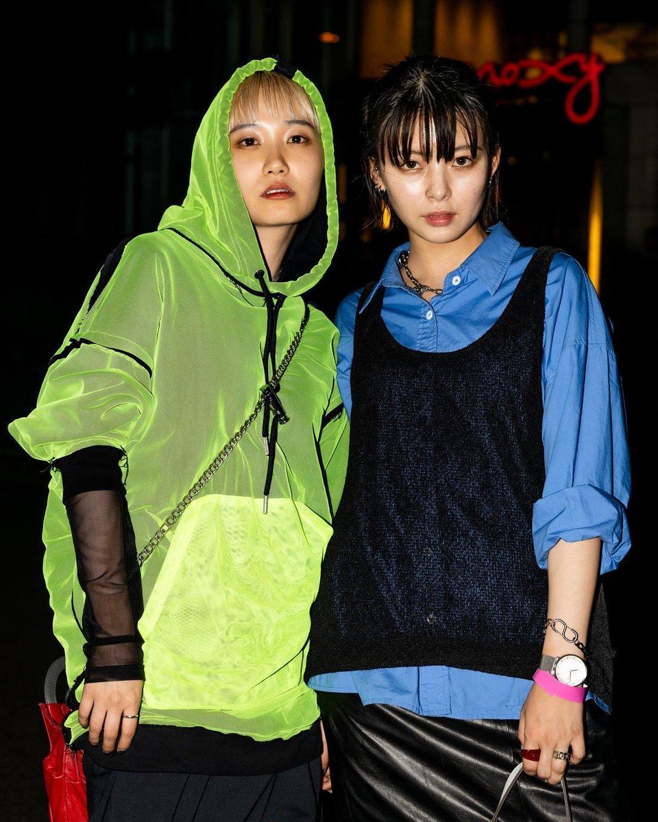 fashionsnap's tweet photo. 【スナップ】
名前: かれん／miku
アウター: DIESEL／MatinKim
スカート: hiromichinakano／MM6 Maison Margiela
バッグ: DIESEL／CAFUNÉ

https://t.co/L47bJ8H9KU https://t.co/vMPqntfizr