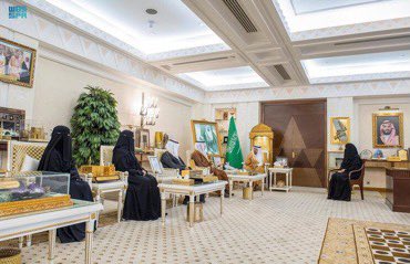 bandernawab's tweet photo. سمو أمير منطقة #القصيم يستقبل رئيس وأعضاء جمعية الطفولة المبكرة بالمنطقة. https://t.co/7kVCORYexb