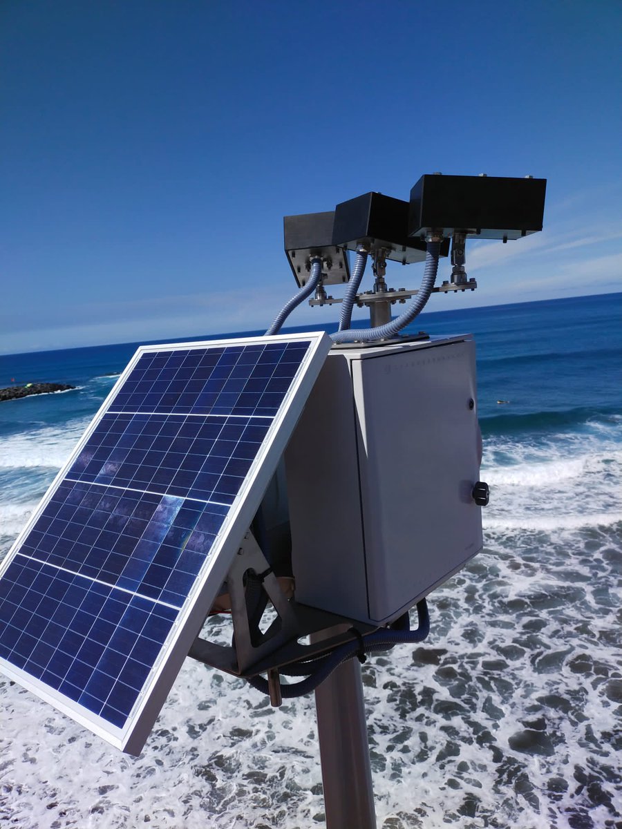 InnovaTICLPGC's tweet photo. 🌊Este verano nuestras playas están más 'a punto' que nunca 🔝
Gracias a la sensorización de los servicios con la iniciativa #SmartBeach, como parte del proyecto #LPAInteligenciaAzul, la gestión de las playas de Las Palmas de Gran Canaria es aún más eficiente 🏖️🔵 https://t.co/I6LxiKAImp