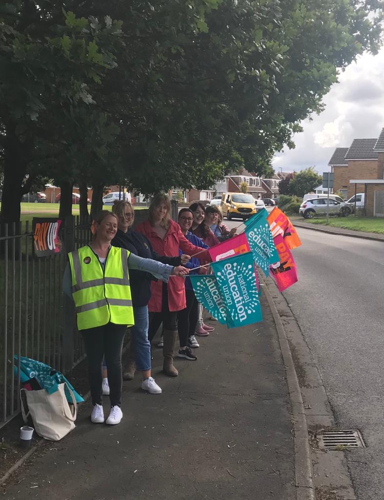 Pickets around South West Lancashire & our members in London. We will strike as long as it takes to make @RishiSunak @GillianKeegan deliver fair pay and funding. #SaveOurSchools #PayUpNow