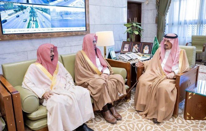 bandernawab's tweet photo. سمو أمير منطقة #الرياض يستقبل مدير فرع رئاسة هيئة الأمر بالمعروف والنهي عن المنكر بالمنطقة. https://t.co/VF3PNbiA9N