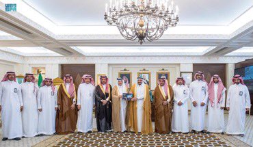 bandernawab's tweet photo. سمو أمير منطقة #القصيم يتسلم تقرير مهرجان حياة الورد بمحافظة عنيزة. https://t.co/jDJv4e5kDp