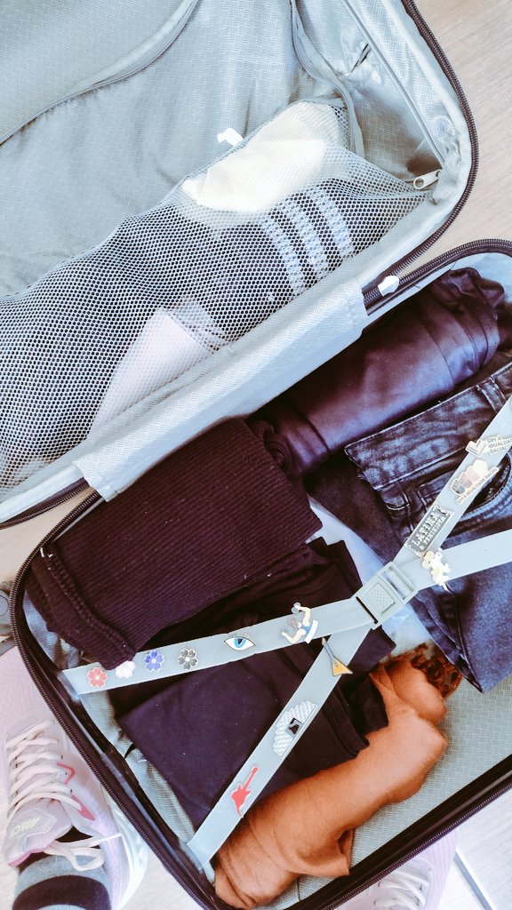 tate_soares's tweet photo. Ponte aérea mais uma vez ✈️ #partiutrabalhar https://t.co/gyJxNkjIp3