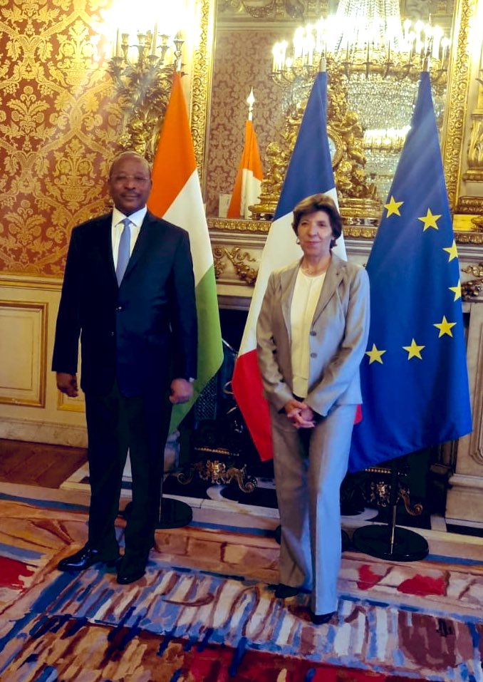 J’ai eu le 5 juillet 2023 un dîner de travail au Quai d’Orsay avec la Ministre Française des affaires étrangères <a href="/MinColonna/">Catherine Colonna</a> . Nous avons passé en revue la coopération bilatérale entre la France et le Niger qui se porte très bien.