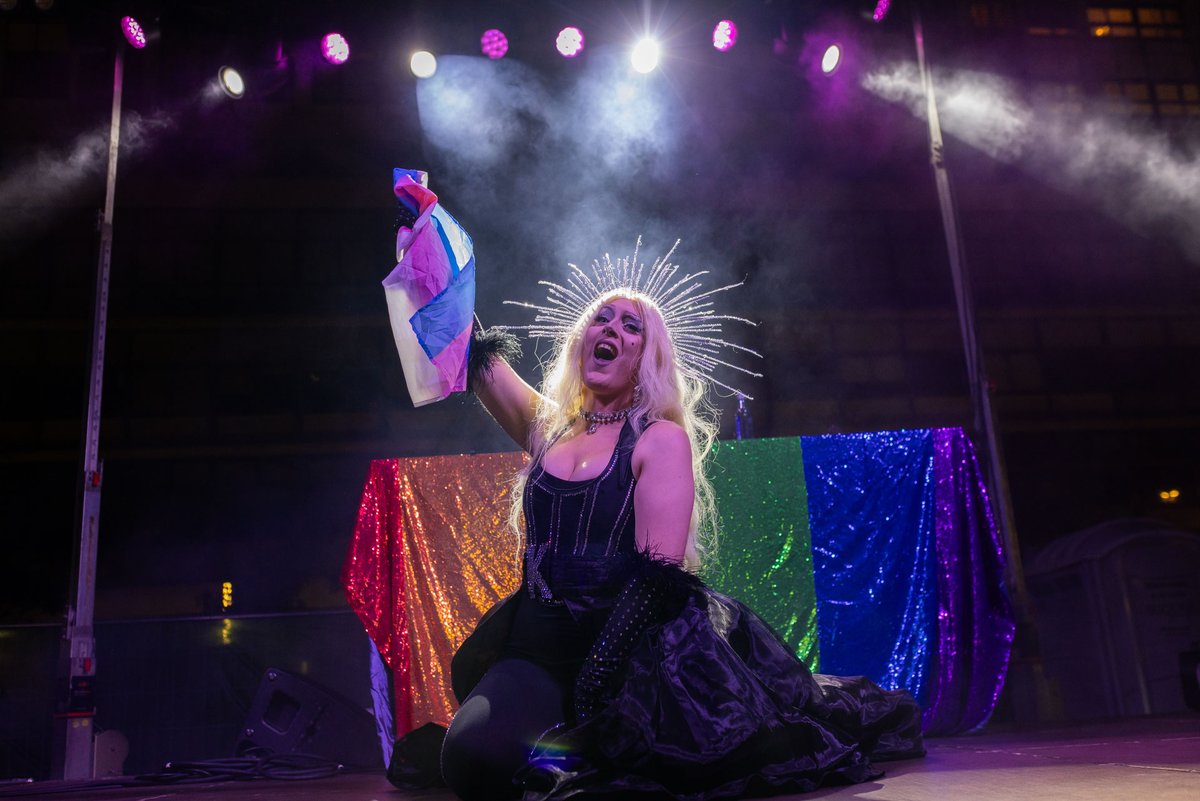 atlantic_pride's tweet image. 🏳️‍🌈🏳️‍⚧️O #OrgulloDoNorte que merecíamos con @niaTwee, @iamhydn, #LaSuprema e #KellyAmethys 

💙Grazas polos apoios a @estrellagalicia @Xunta @Absolut_ES @Coruna_Style @aldahotels #xacobeo #globalgrafic #galicia