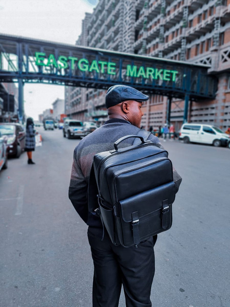 MJMleatherware's tweet photo. World Class Building...🏢

World Class locally handmade leather products...🇿🇼

World Class pictures by @tinasheylife 📸

$140🇺🇸 [Pre-Order deals]

3 working days to complete ✅ https://t.co/7r6G63hH5J