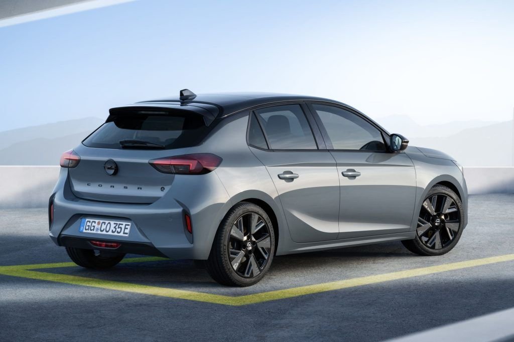 ayargill's tweet photo. Opel Corsa, kompakt boyutları ve beş kapılı hatchback tasarımı sayesinde şehir içi kullanıma ve park etmeye uygun pratik bir otomobil olarak dikkat çeker. https://t.co/2Hsx8o8l7V