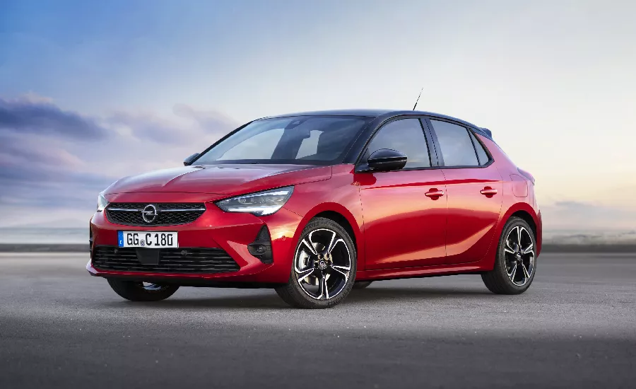 ayargill's tweet photo. Opel, 2023 model Corsa'nın dış tasarımını yenilemiştir. Bu nedenle, otomobil modern çizgilerle birlikte akıcı hatlara sahip, güzel ve çarpıcı bir dış görünüme sahiptir. https://t.co/M1fEWAduo8