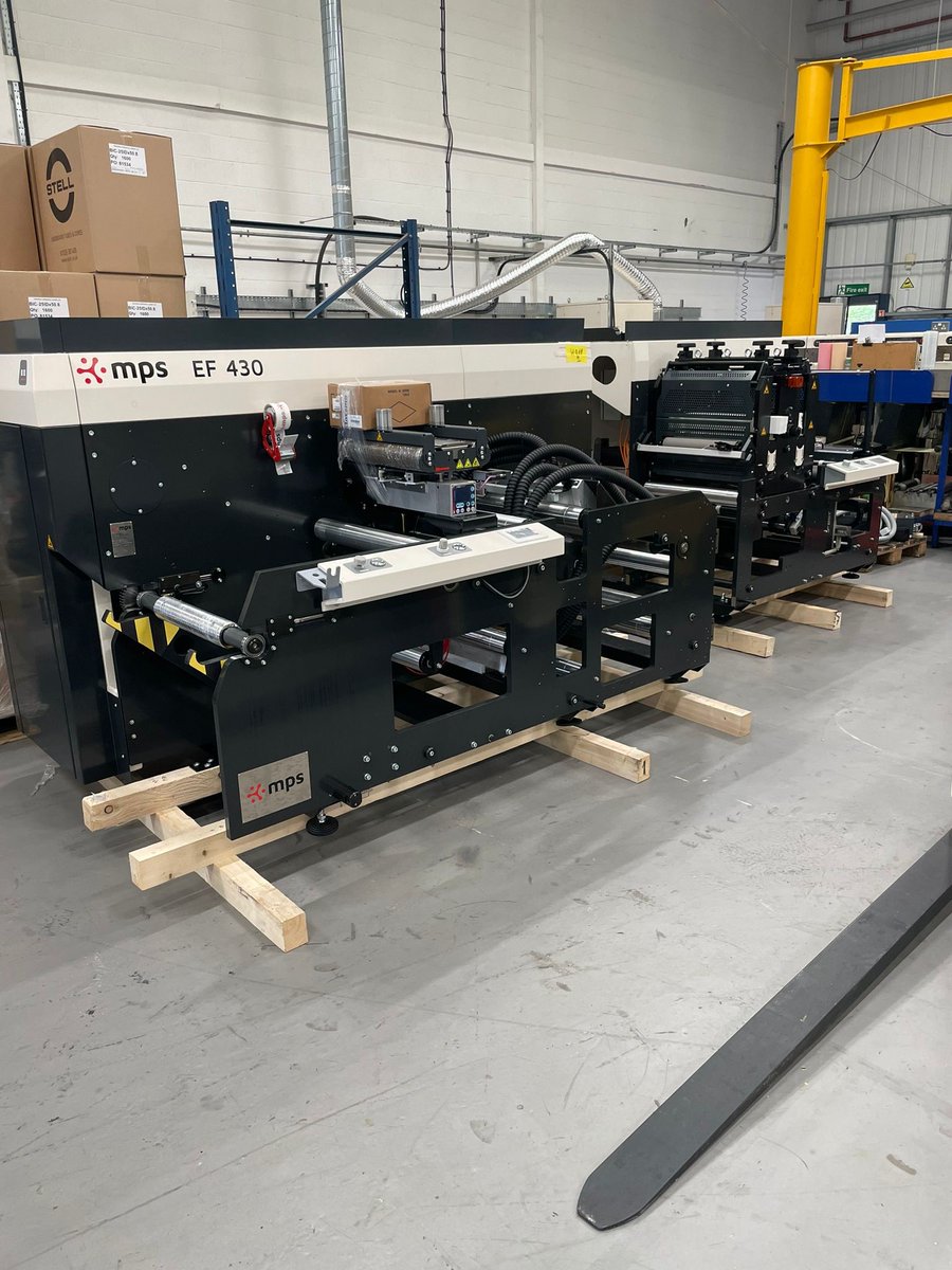 HamiltonLabels's tweet photo. New Machine?  Go on then.....!  Delighted to take delivery of the latest @MPSSystemsbv #EF430 to add to our suite of #flexo print platforms.  We're excited to continue our partnership &amp; look forward to showing off it's capability.  #labels #packaging #investment #embellishment https://t.co/DbBUpy5XY8