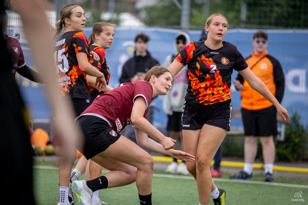 sjuab's tweet photo. Finally on site in Gothenburg which offers, well let's call it weather. But also handball and it is always super fun to follow our teams regardless of the weather! ✨⁠
⁠
⁠
#handboll #handball #lugi #sweden #cup #partille #partillecup https://t.co/jayXPIxo4Q