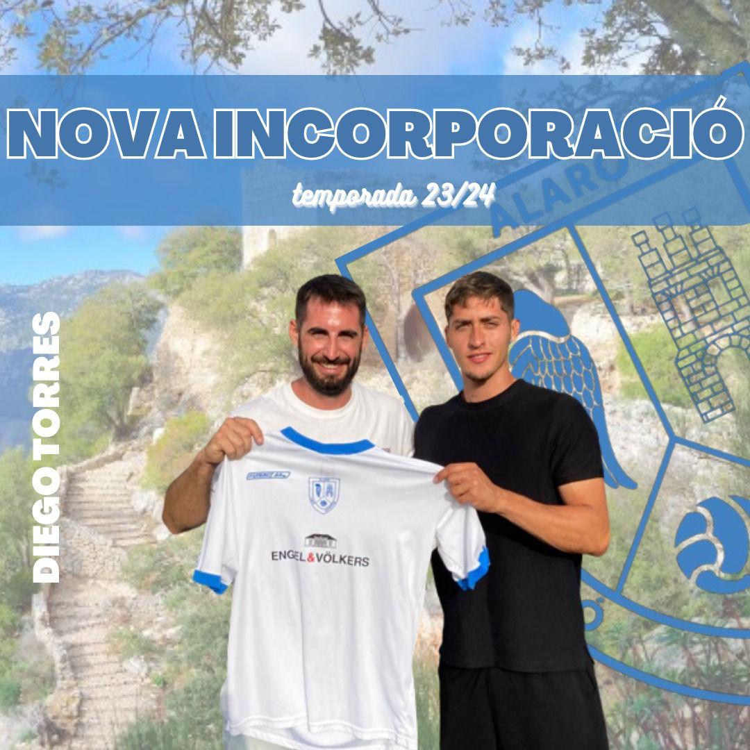 UeAlaro's tweet image. 🚨🚨
Una altra cara nova, ell és Diego Torres. 
Donarà seguretat a la porteria, porter molt àgil i segur davall pals⛔🔐
Gràcies per confiar en nosaltres💪🏼🤍
#soimalaro #goblancos