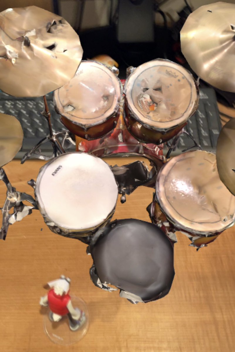 RukiRuki475's tweet image. さくたまさんのドラム🥁が机の上に現れた〜😆叩きまくってます

#BabylonJS #BabylonJS勉強会