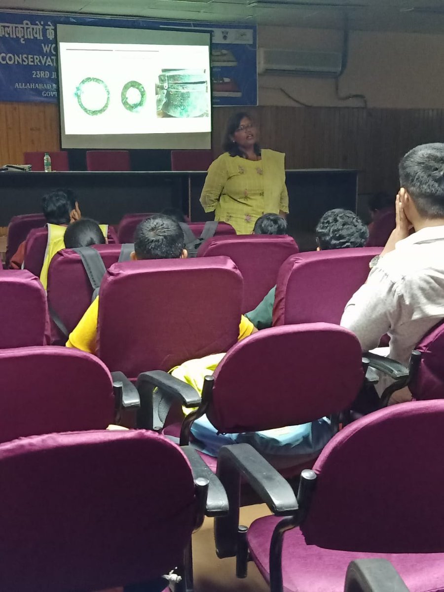 AllahabadMuseum's tweet image. संग्रहालय में जारी कला वस्तुओं के संरक्षण विषयक कार्यशाला में  3 जुलाई 2023 को डॉ.डी.के.वर्मा, अधीक्षण पुरा ए.एस.आई. का व्याख्यान कार्बनिक कलाकृतियों के संरक्षण विषय पर सम्पन्न हुआ।
 #conservationworkshop  #myculturemypride #culturalheritage #MinistryOfCulture #AmritMahotsav