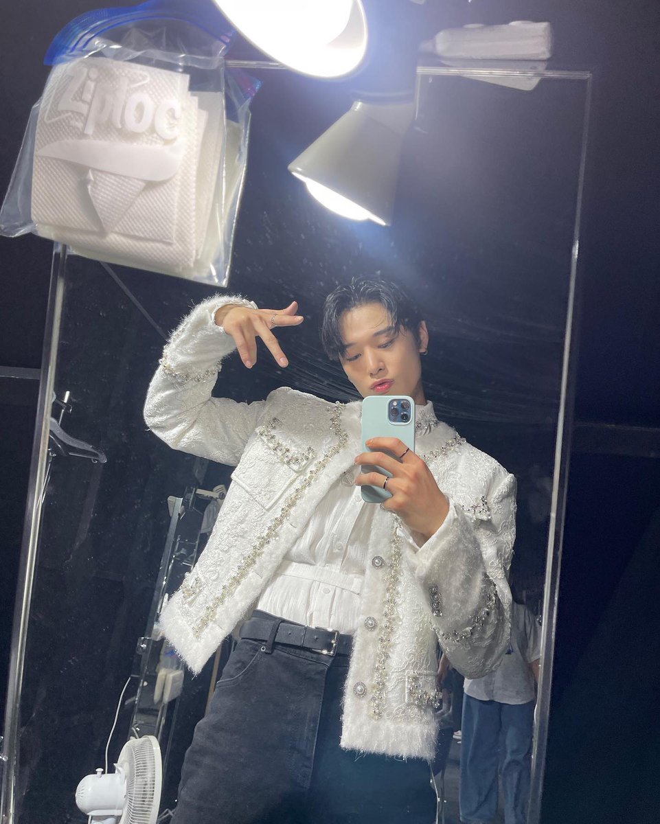 JUYEOYNLEE's tweet photo. Lost in the rhythm of Japan's vibrant concert, capturing every beat and emotion through the lens. Camera crumbs scattered on the stage, remnants of the unforgettable moments we shared. Each crumb tells a story, a snapshot frozen in time. https://t.co/3vatgRVyXL