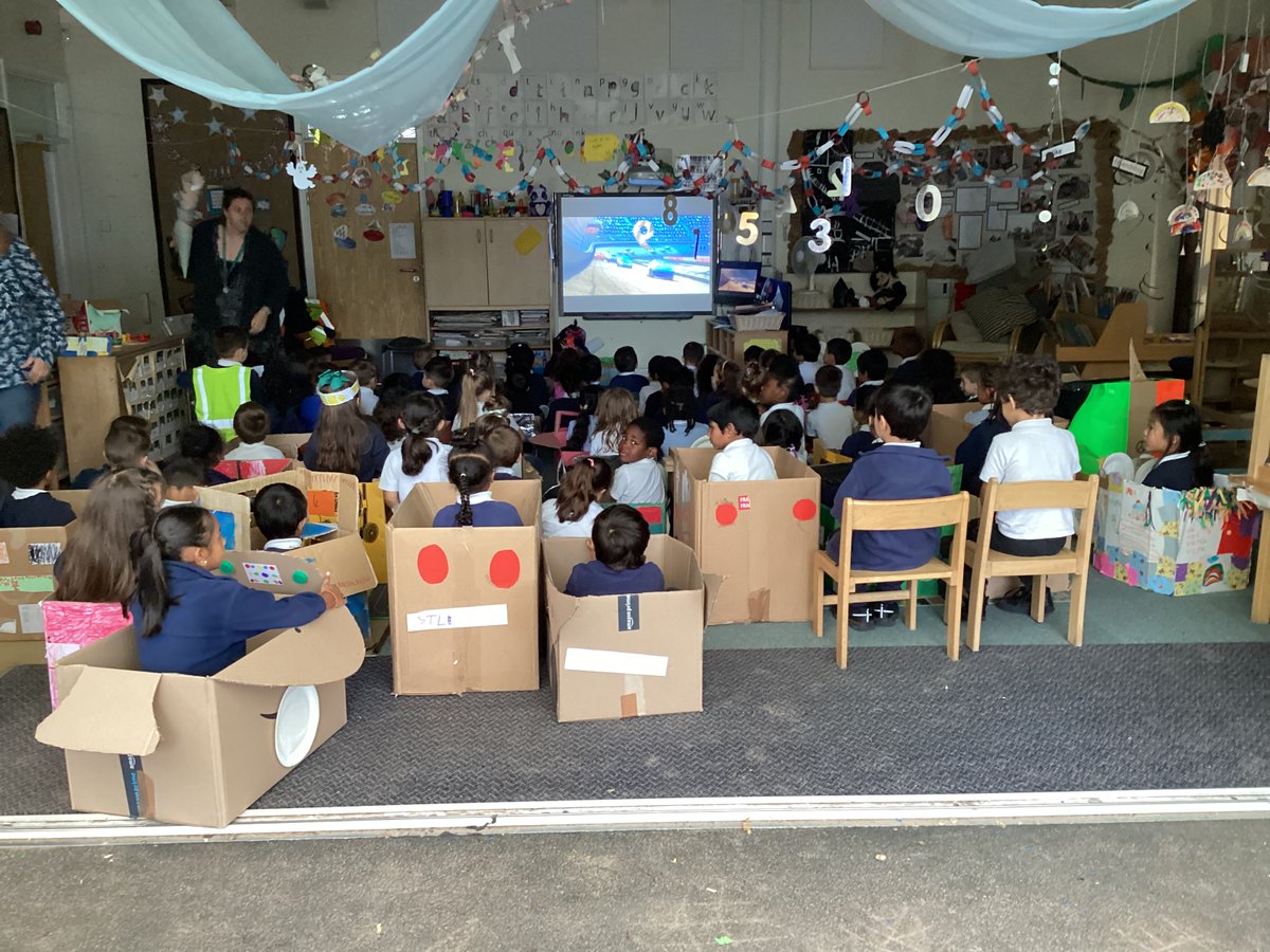 Summerside1933's tweet photo. Our drive in movie night was a huge success! Early years raised an impressive £268 towards our new climbing frame. #fundraiser #earlyyears https://t.co/8po1DKC1uY