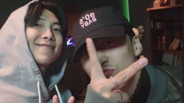 galleryofRM's tweet photo. bffs namjoon and colde🫂

RM AT BLUE ROOM https://t.co/9UY6dPzG90