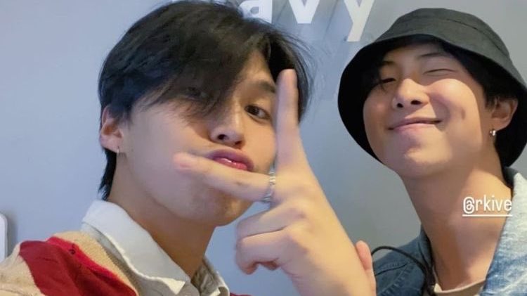 galleryofRM's tweet photo. bffs namjoon and colde🫂

RM AT BLUE ROOM https://t.co/9UY6dPzG90