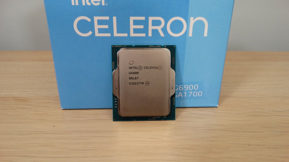 TechLab_UK's tweet image. For those that are on really tight budgets.  You can actually game on a Celeron processor.

Gaming on a G6900 with an RX 6500XT... but is it any good? - youtube.com/watch?v=B0q5-N…

Intel Pentium G630 vs Half-Life 2 - youtube.com/watch?v=ZQjgb-…

#Intel #IntelGraphics #IntelPC