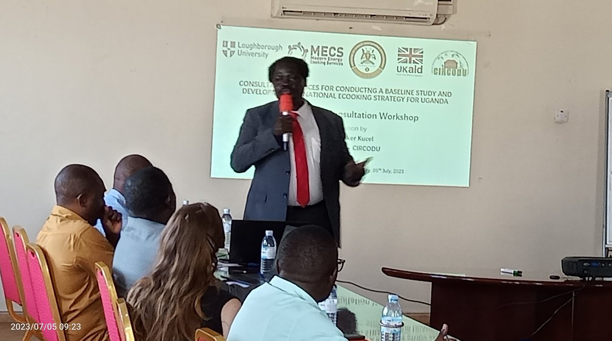 CIRCODU1's tweet photo. @CIRCODU1 presenting the findings from the National eCooking Baseline Study. This will feed in into the National eCooking strategy. Team Leader Prof. Samuel Baker Kucel presenting the findings to the stakeholders at the Stakeholders Consultation Workshop @ Esella Country Hotel. https://t.co/8nO7CVRM0Q