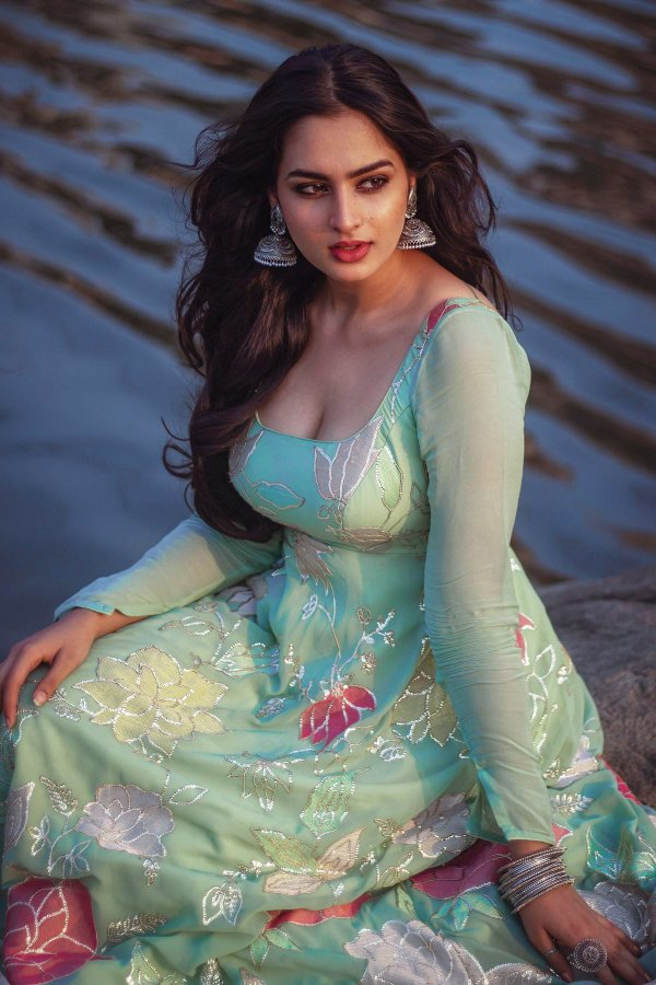 F0Rc7ZJaQAEAU6f?format=jpg&name=900x900