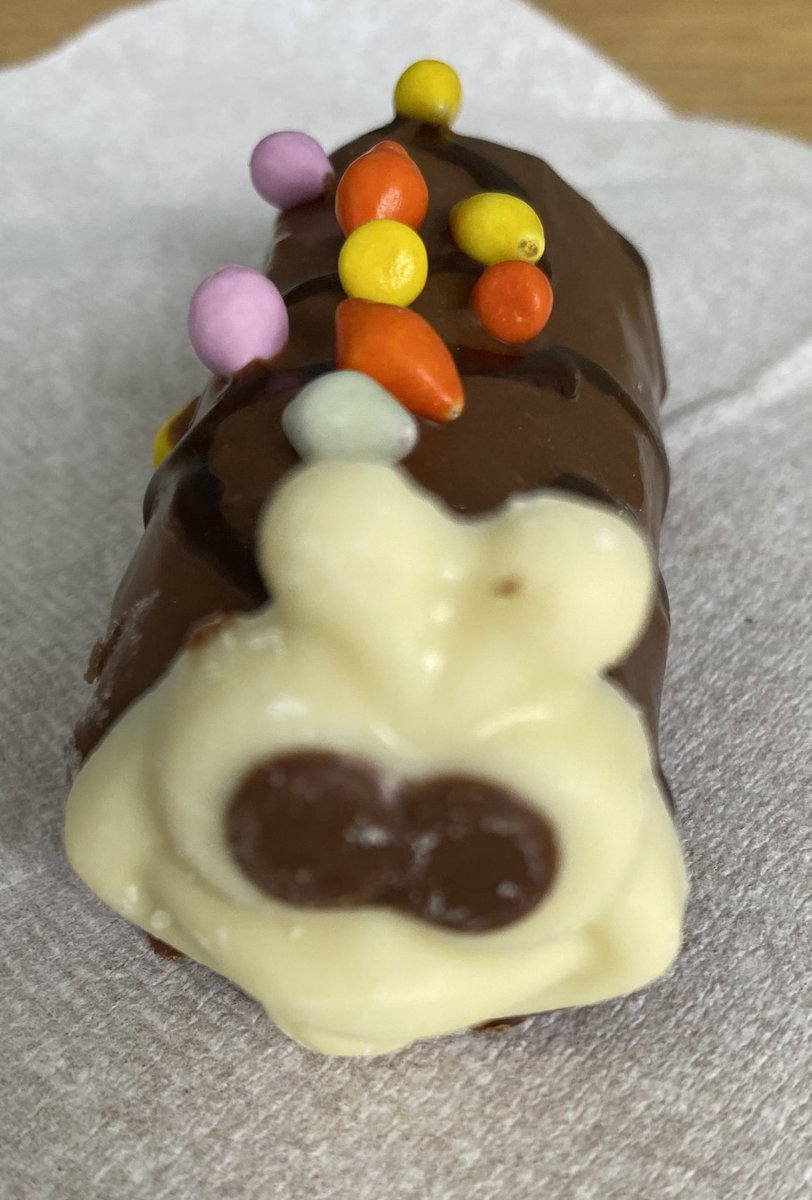 RACH-Research (@rachresearch) on Twitter photo The childrenโs research team celebrating 75yrs of NHS with a Colin cake #NHS75 #HappyBirthdayNHS #NHSGrampian The childrenโs research team celebrating 75yrs of NHS with a Colin cake #NHS75 #HappyBirthdayNHS #NHSGrampian