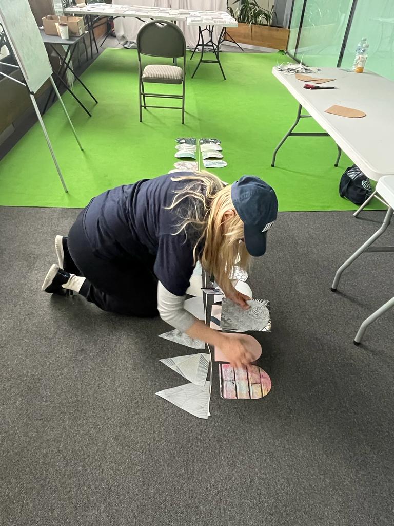 NewhamMuslims's tweet photo. 📸✨ Take a peek at these snapshots from our creative wellbeing session! 🎨🌿✍️ The energy and inspiration radiating through these photos are awesome.

Keep nurturing your creativity and watch your wellbeing soar! 💫 #CreativeWellbeing #InspirationUnleashed #Mindfulness https://t.co/nBTgFaYVkP