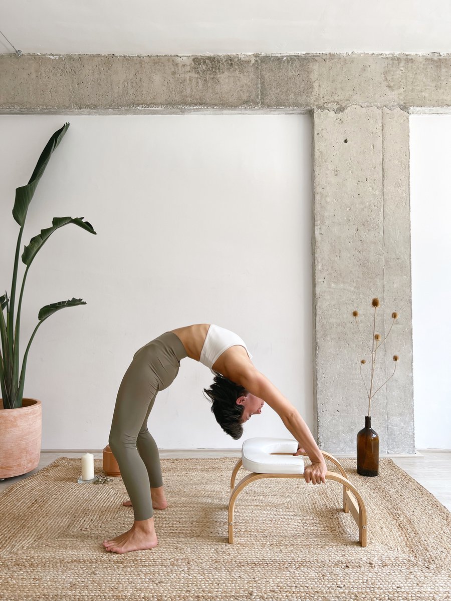 YogaYe's tweet photo. Beneficios del banco para invertidas en yoga. 💪🧘‍♀️⁣ ⁣ #BancoParaInvertidas #YogaInvertido #YogaYe https://t.co/WwD72dOgWN