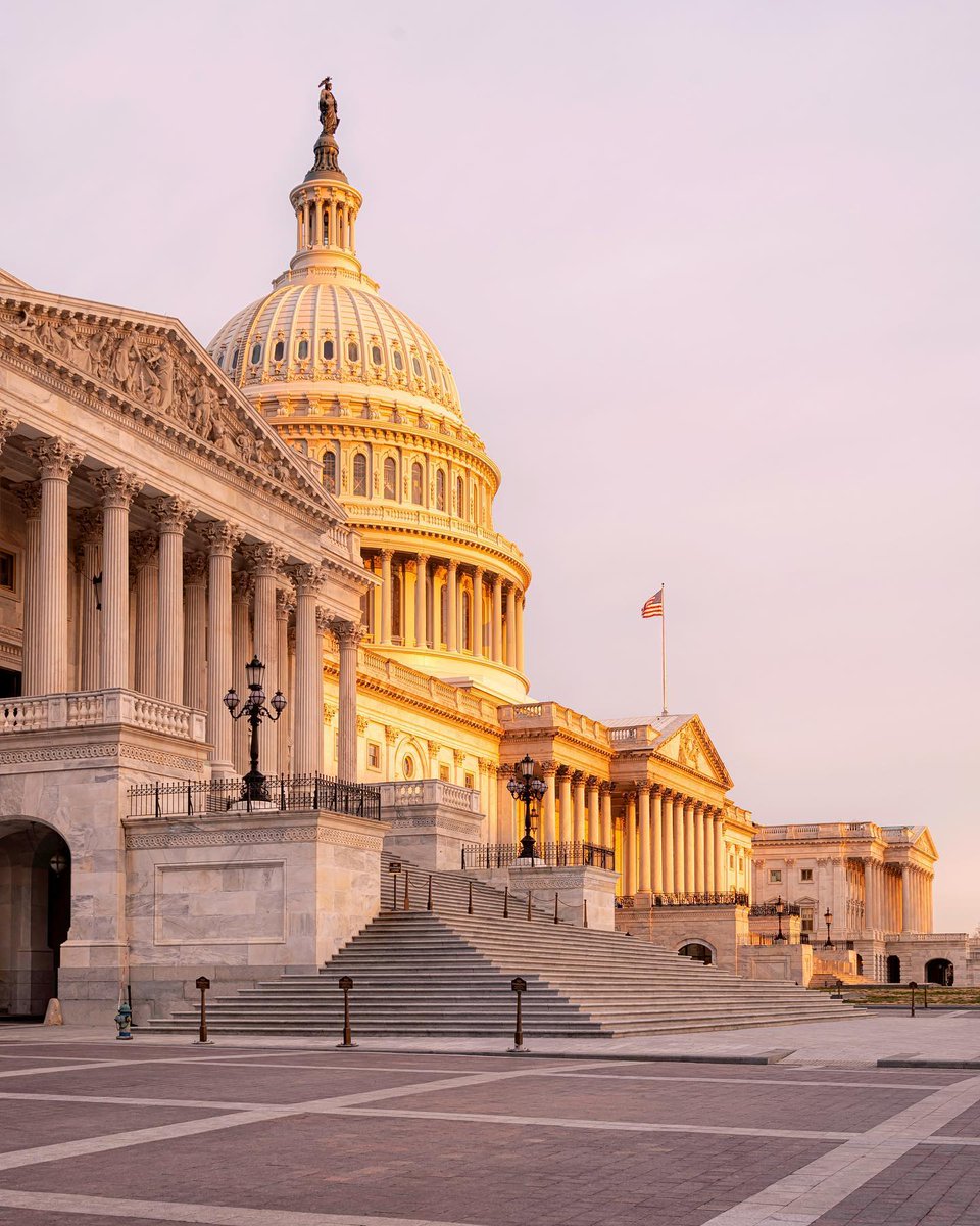washingtondc's tweet image. When the morning light hits just right! 🤩🏛️

📸: IG/ adam_brockett #MyDCcool #ExperienceDC