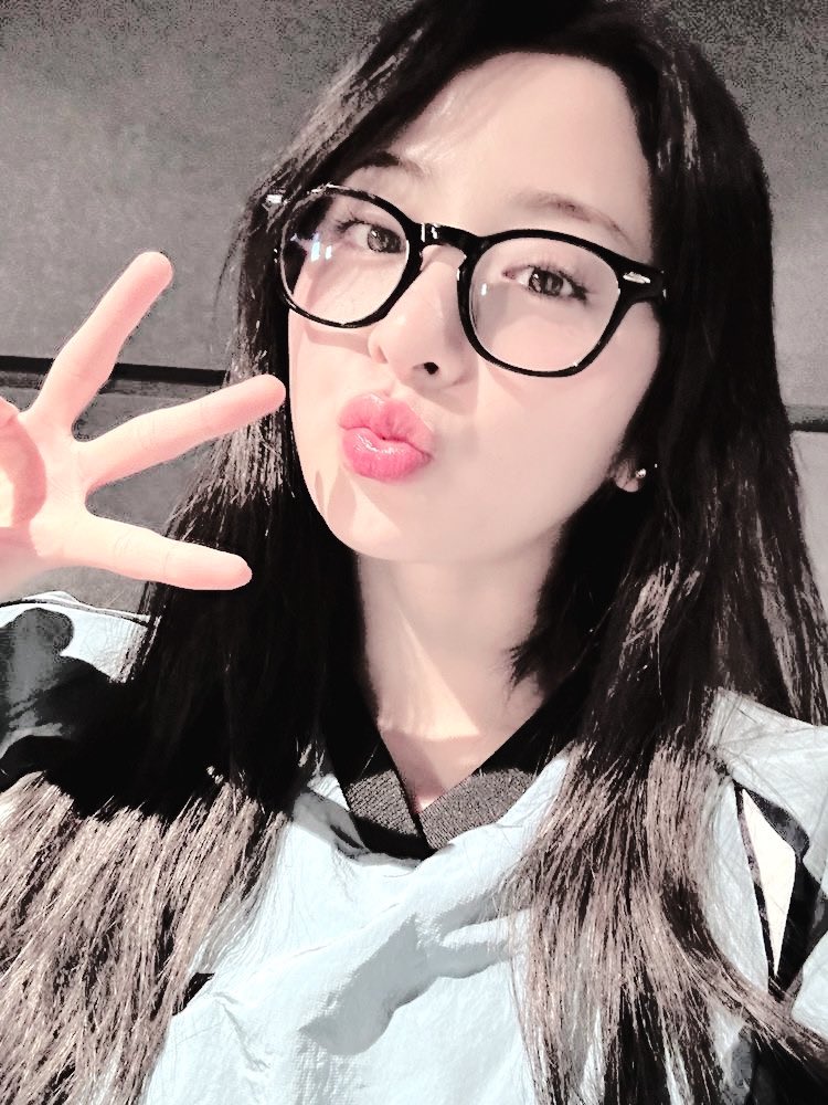 VDLHYJ01's tweet photo. ㅤ

       ❪    mii__saki    ❫    🪷    posted.
       JUL  O5,  2O23。         2O:21。

       ❛ h to the e to the l to the l to the o,
          my co-vandals. :D

ㅤ https://t.co/o9XUIQXrSd