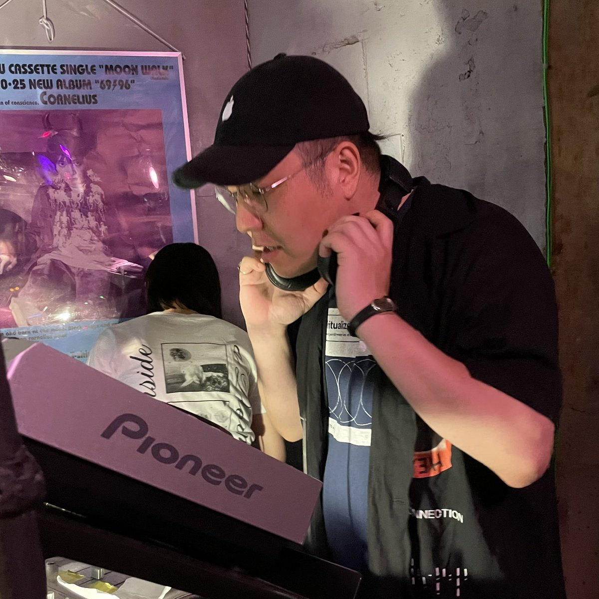 BAR_DOCTORHEAD's tweet photo. 仙骨L4L5さん2巡目
ミツメプレイで
店内大いに賑わって
おります♪
#CROSSTHEBORDER https://t.co/r5PykGhAXg