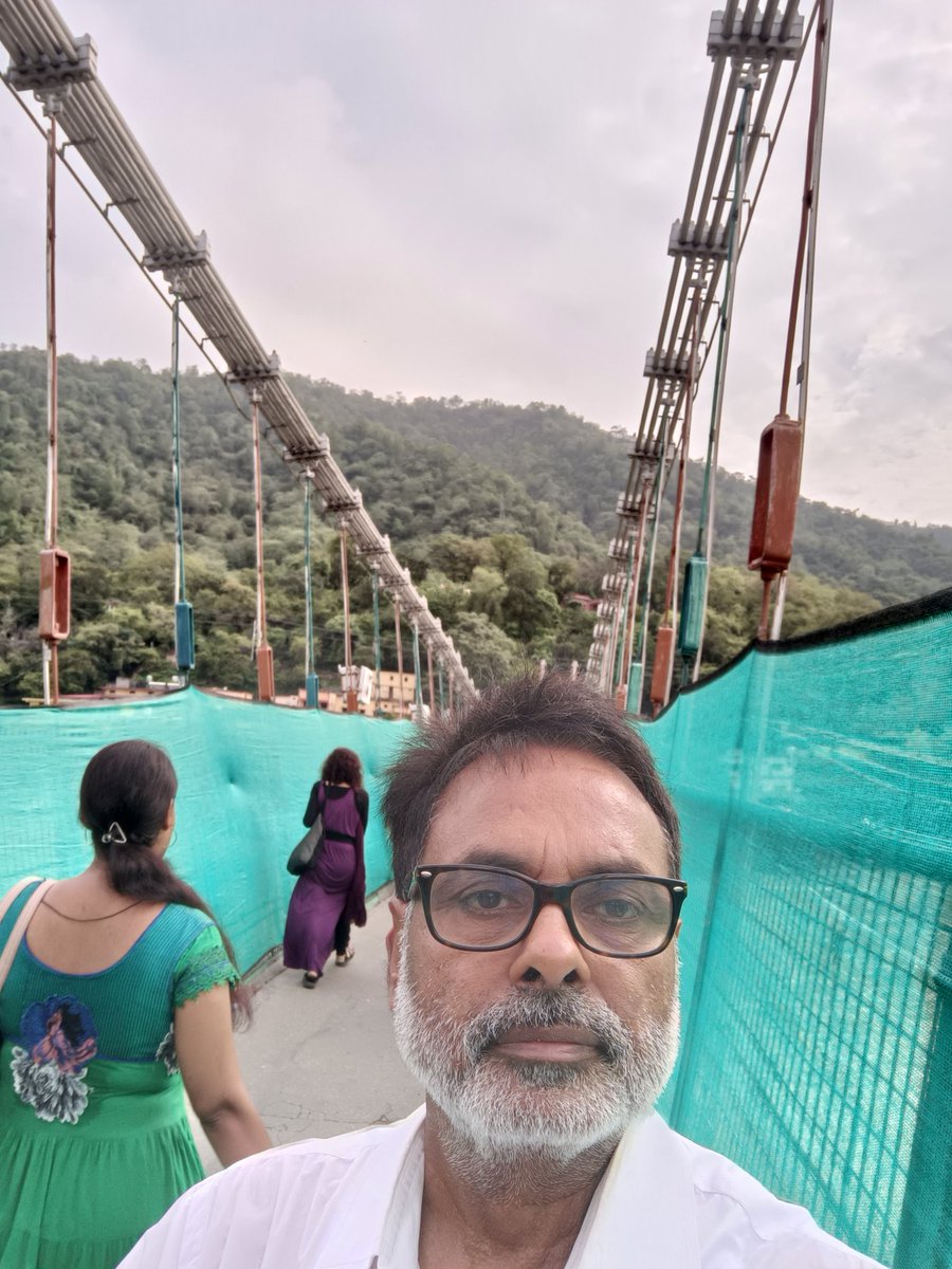VIPINBSINGH21's tweet photo. At YogaNagari RISHIKESH In the Company of Pure GANGA ji https://t.co/A6yVNp8u4v