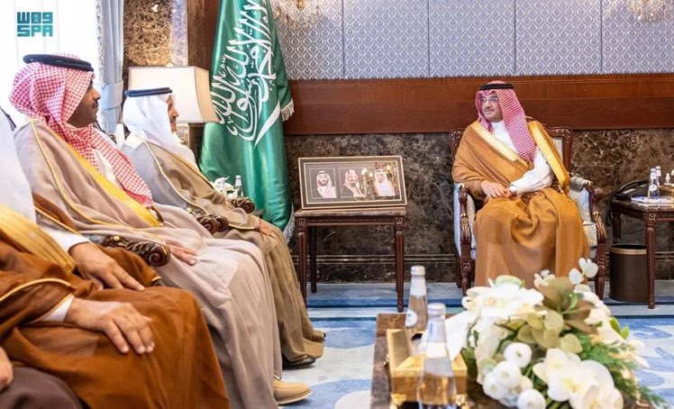 bandernawab's tweet photo. سمو محافظ #الأحساء يستقبل الرئيس التنفيذي للمؤسسة الخيرية لرعاية الأيتام إخاء وعددًا من منسوبيها. https://t.co/TbzZZvSmNZ