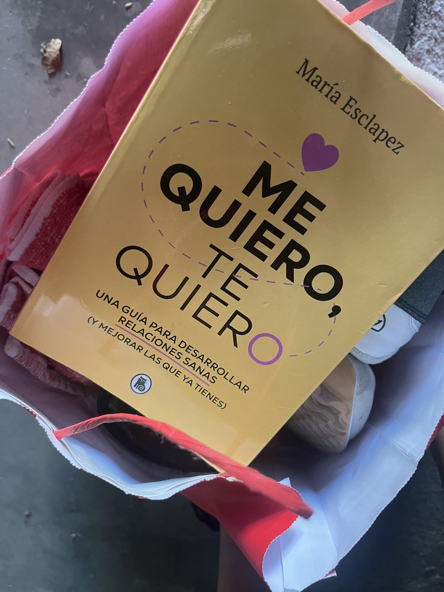 antoniobarrero's tweet photo. La importancia de tener y forjar una relación sana es más importante de lo que creemos. A lo largo de nuestra vida pasamos por malos momentos en lo que no le damos la importancia que se merece. Este libro sirve de autoayuda ya que nos hace..1/2 https://t.co/GrCzss9xDp