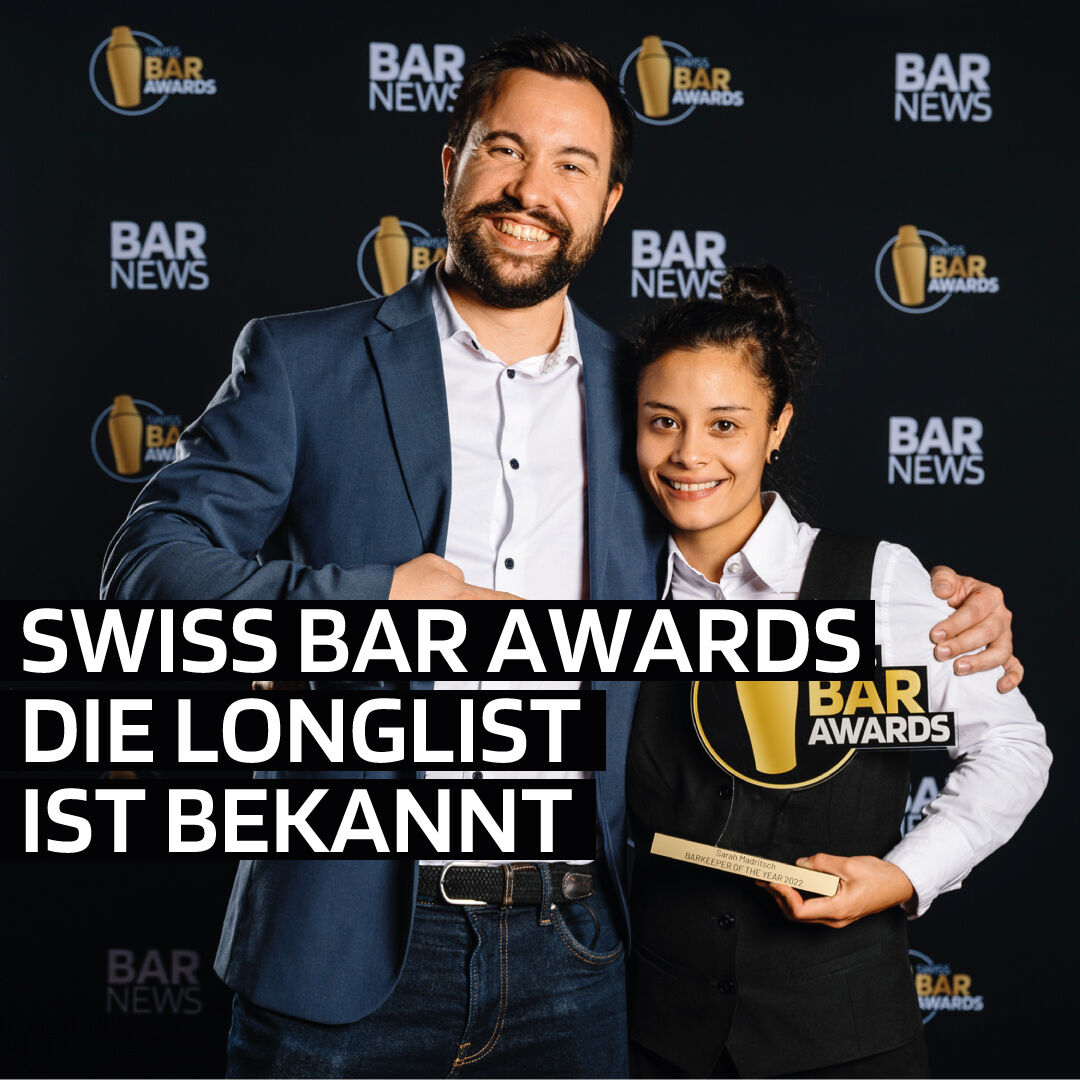 barnews's tweet image. Inmitten von sonnigen Genussmomenten erscheint die dritte BAR NEWS-Ausgabe 2023. Das Fokusthema: Alles rund um Vodka.

Weitere Stories in dieser Ausgabe:
#SwissBarAwards #CigarCocktails #OpenAir #alkoholfrei #Swissness #Bern #TenderTalk 
barnews.ch