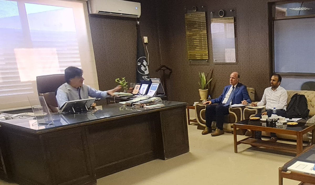 UNFPAPakistan's tweet photo. Our Representative @ShabanehLuay meets Secretary for the Population Welfare Department #Balochistan. Discussions focused on population dynamics, family planning needs, interventions to fulfil the needs & efforts being made to achieve the recommendations by the Council of Common Interest (CCI) to advance family planning and reproductive health services in the country