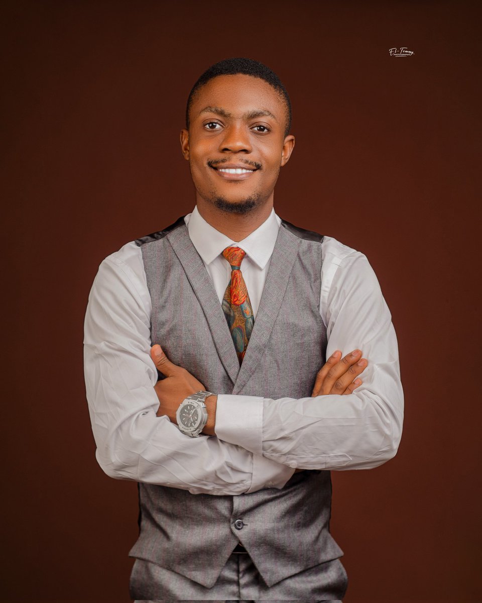Olutundephilips's tweet photo. Starting a new year, a Medical Doctor and more. 
One of mantras along the way was, "We are getting there".👌🏽
Here I am now, and I look forward unto the next. Blessed be God of Heaven! 

Congratulations 🎉🎉 🎉
DR. OWOYEMI O.P (MB;BS Ilorin) https://t.co/yB6QGtOLAe