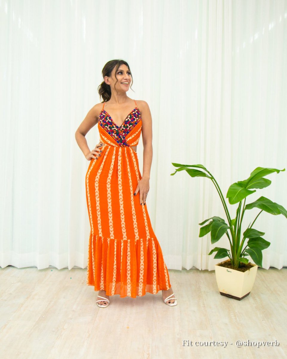 maliniagarwal's tweet photo. Channeling my inner sunshine with this orange outfit. 🧡🏵️
Posing with my favourite accessory at the lounge @Ugaooindia 🪴
#MaliniAt #MaliniSpottedIn #orange #instapic #beautiful #photography #fashion #fashionstyle #fashionweek #style #fashionoutfits #MissMaliniOOTD https://t.co/ysPQ6tZeoV