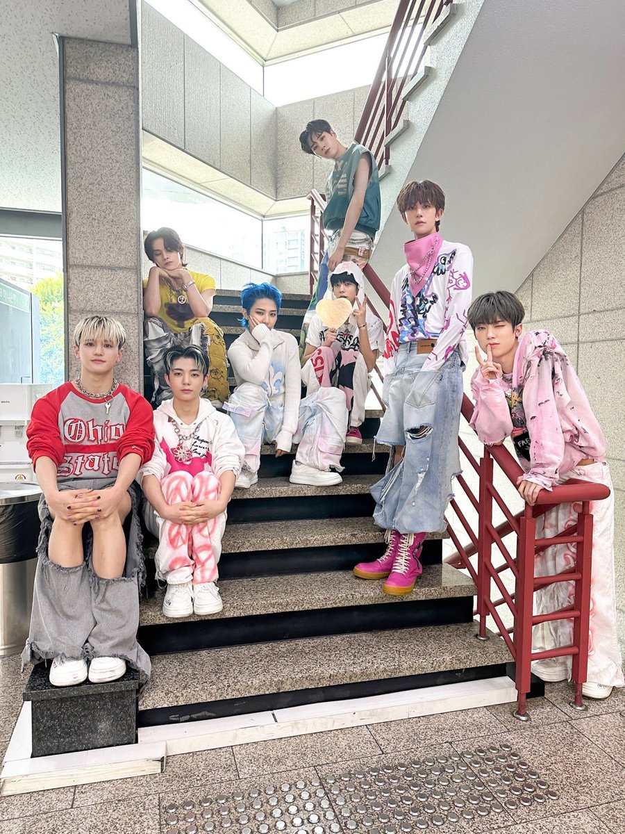 8turnpics_'s tweet photo. ー　{jaeyun fancafe 🗨️}

#에잇턴 #8TURN #EIGHT_TURN https://t.co/s6wnF9qYz9