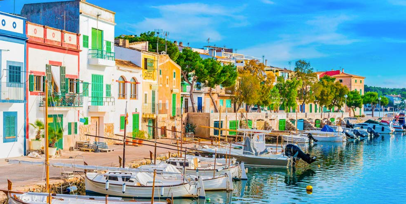 AutosVima's tweet photo. Explore the enchanting port of Portocolom and the idyllic beach of Cala Marçal. Enjoy fun and flexible holidays while you explore the beach and in the evening enjoy delicious food in Portocolom.
#beach #portocolom #calamarsal #vacation #vimaRentacar
https://t.co/I8Dsz4zYmQ https://t.co/pOxUBbEjSv