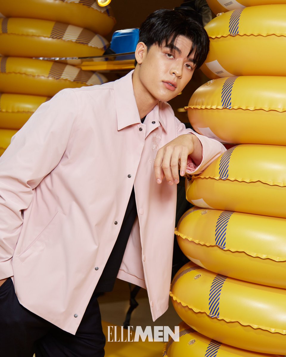 ElleMenThailand's tweet photo. หล่อละมุนของจอส เวอาห์ @josswayar ที่ปรากฏตัว ณ งานเปิดป๊อปอัพสโตร์ ‘A Burberry Summer’ ของ @Burberry เผยโฉมคอลเล็กชั่นบีชแวร์ที่ได้แรงบันดาลใจจากลาย Burberry Check สุดไอคอนิกของแบรนด์ 

#Burberry
#BurberrySummer
#josswayar https://t.co/exqvaroYQL