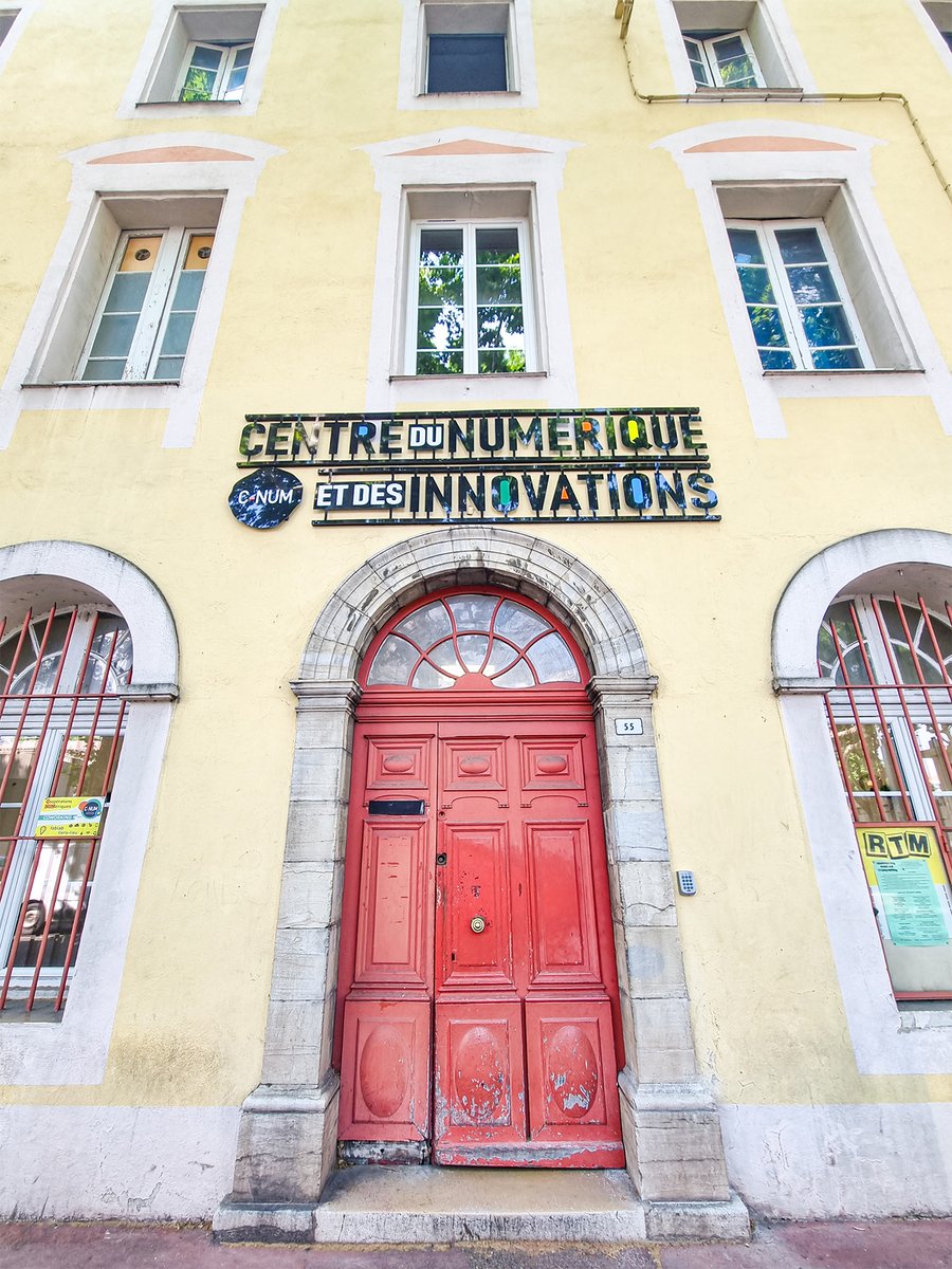 Aviez-vous remarqué l'enseigne de notre bâtiment ? 

En octobre 2022, le C-NUM évolue et devient plus qu'une "Coopération Numérique", il devient "Le Centre du Numérique et des Innovations". 

Sympa non ? 🎉