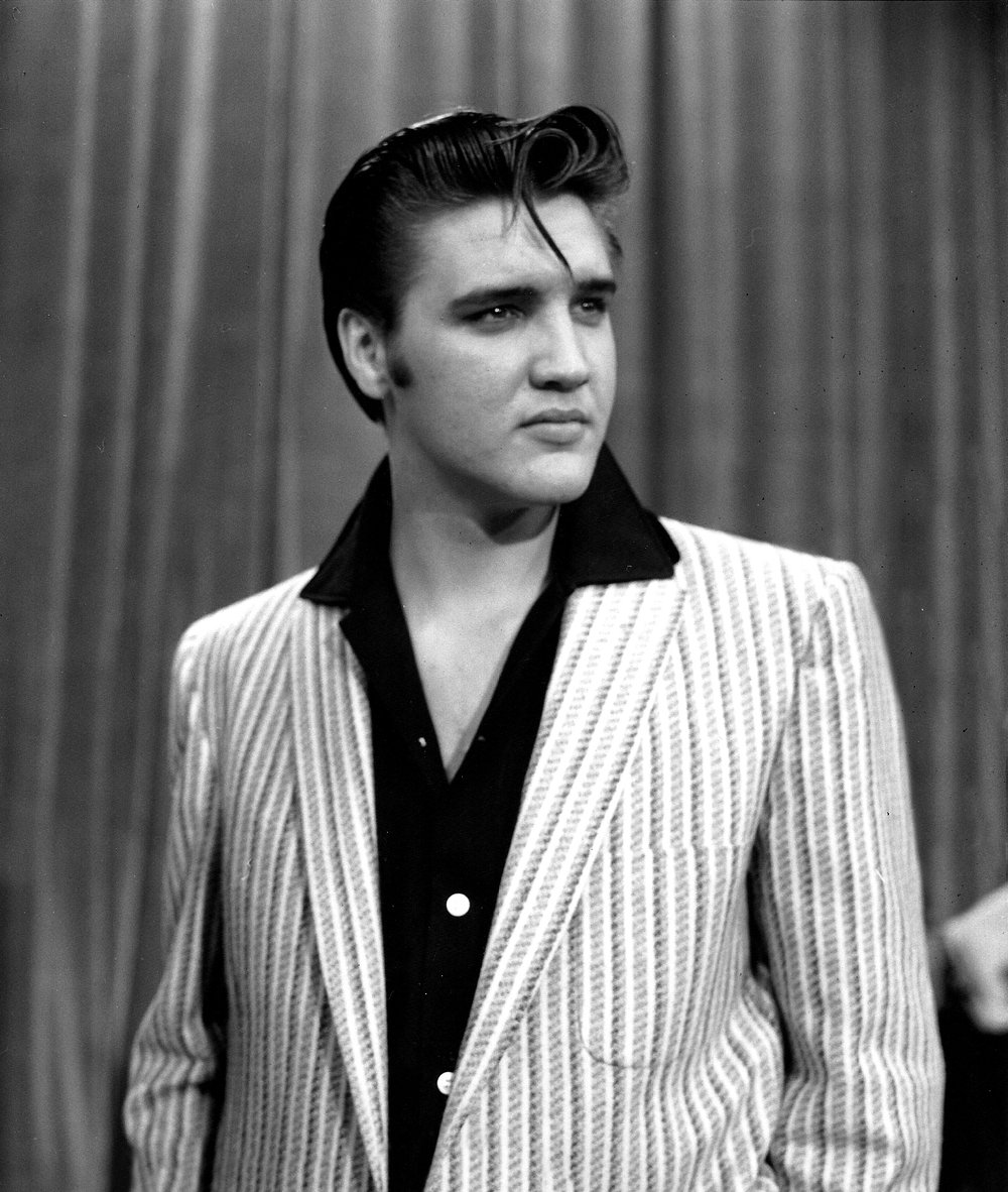 ElvisPresley's tweet photo. During the early stages of his career, Elvis developed a close bond with Bernard Lansky, one of the owners of Lansky Bros., a clothing store located on Beale Street. During that time, Elvis exclusively sported their fashionable attire! https://t.co/y4DAv2ZtGn