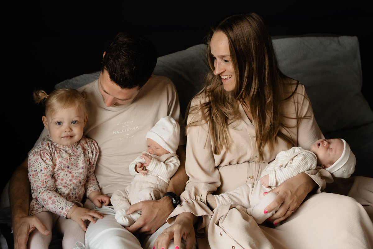 K_Koopmans's tweet photo. Ik zag dat ik het hier nog niet gedeeld had, maar voor de liefhebbers: Tijs en Milan zijn op 29 april geboren en sindsdien zijn wij een gezin van 5 🥰 #twins #tweeling #twinboys #jongenstweeling #broertjes #brothers #twinmom #tweelingmoeder #tweelingmama #tweelingouders https://t.co/mNFWAkw0RP