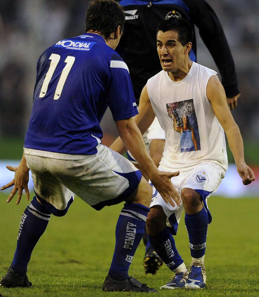 Velez's tweet photo. 🏆 Hace 14 años, #Vélez derrotaba por 1 a 0 a Huracán en el Amalfitani, con gol de Maxi Moralez y se proclamaba por séptima vez campeón del Fútbol Argentino.

"𝑴𝒐𝒓𝒂𝒍𝒆𝒛 𝒚 𝒆𝒍 𝒄𝒂𝒎𝒑𝒆𝒐𝒏𝒂𝒕𝒐..." ⭐️

👨🏻‍💻 https://t.co/AN0xT3MWM5 https://t.co/T1MfMHIaGP